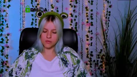 kaela_spell_ online show from October 2, 2025, 1:18 pm