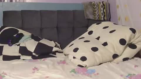 kai91799 online show from December 15, 2025, 7:18 pm