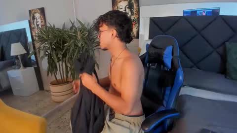 Snapshot of kai_storn chatting on February 19, 2026, 11:17 am kai_storn online show from February 19, 2026, 11:17 am