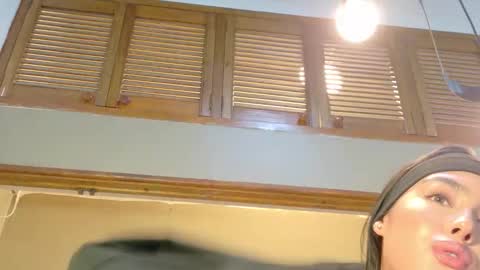 Snapshot of kaiawhite chatting on December 19, 2025, 9:22 pm kaiawhite online show from December 19, 2025, 9:22 pm