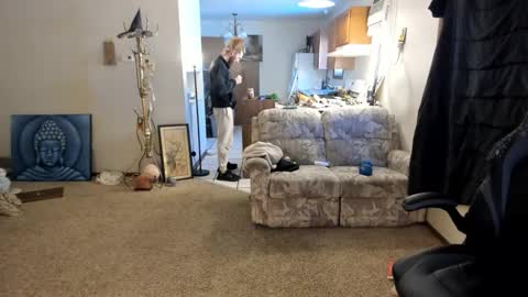 Kaiku77 online show from December 4, 2025, 6:49 pm