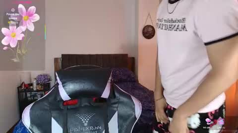 Snapshot of kain_moretti chatting on July 19, 2026, 1:04 pm KAIN online show from July 19, 2026, 1:04 pm