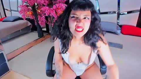 Snapshot of kaitlyn_stone01 chatting on April 5, 2026, 12:35 pm online show from April 5, 2026, 12:35 pm