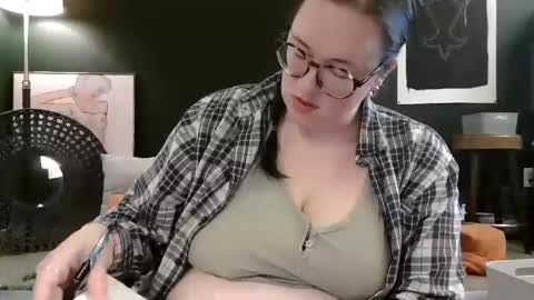kaitrosss online show from May 8, 2026, 6:57 pm