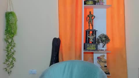 kale thomson online show from December 5, 2024, 2:44 pm