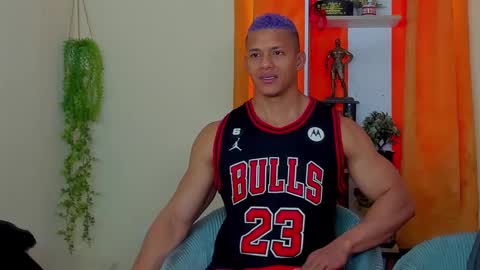 kale thomson online show from February 18, 2025, 4:37 pm