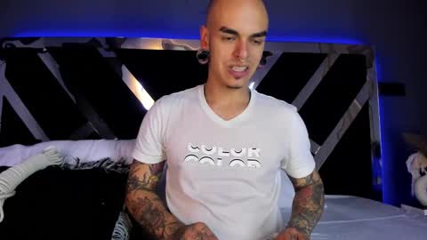 Snapshot of kaletattoos chatting on February 8, 2025, 8:10 pm Kale online show from February 8, 2025, 8:10 pm