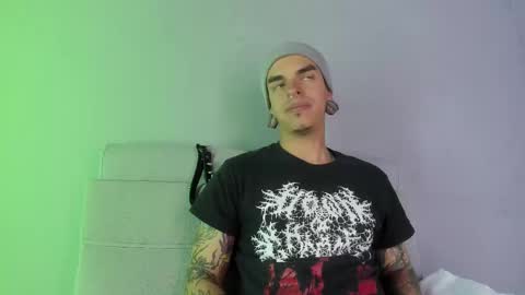 Snapshot of kaletattoos chatting on February 14, 2025, 2:50 am Kale online show from February 14, 2025, 2:50 am