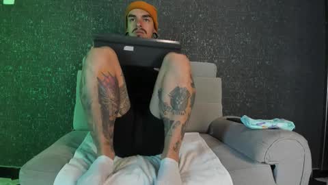 Snapshot of kaletattoos chatting on September 9, 2025, 10:59 am Kale online show from September 9, 2025, 10:59 am