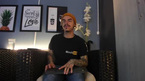 Snapshot of kaletattoos chatting on October 15, 2025, 11:10 am Kale online show from October 15, 2025, 11:10 am