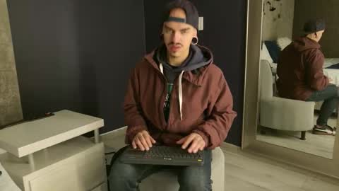 Snapshot of kaletattoos chatting on October 24, 2025, 11:17 am Kale online show from October 24, 2025, 11:17 am