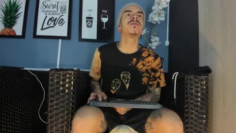 Snapshot of kaletattoos chatting on November 9, 2025, 11:41 am Kale online show from November 9, 2025, 11:41 am