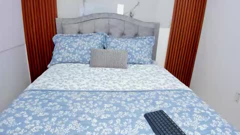 Kali Bloom  online show from December 2, 2025, 8:48 pm