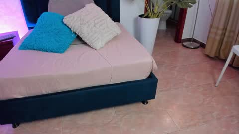 Snapshot of kalimonroee chatting on January 9, 2025, 5:43 pm KaliMonroe online show from January 9, 2025, 5:43 pm