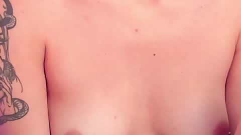 Snapshot of kalimonroee chatting on January 27, 2025, 2:46 pm KaliMonroe online show from January 27, 2025, 2:46 pm