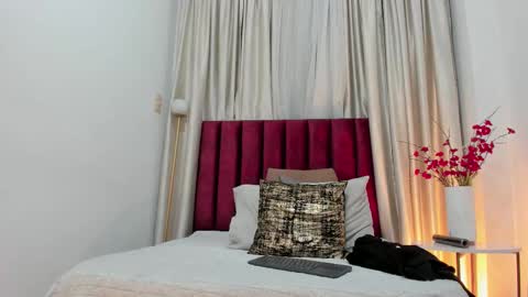 Snapshot of kalimonroee chatting on February 12, 2025, 11:40 am KaliMonroe online show from February 12, 2025, 11:40 am