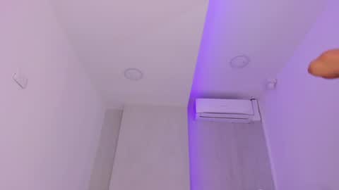 Carolina   online show from January 17, 2025, 9:17 pm