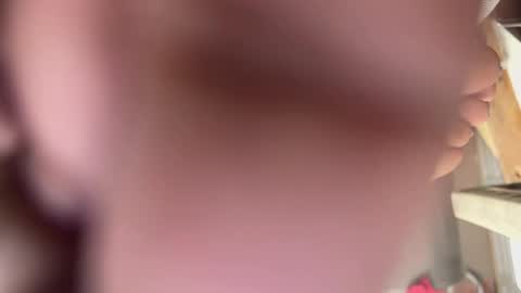 Snapshot of kamikazeozzy_juicylucee chatting on May 14, 2026, 9:27 am kamikazeozzy_juicylucee online show from May 14, 2026, 9:27 am