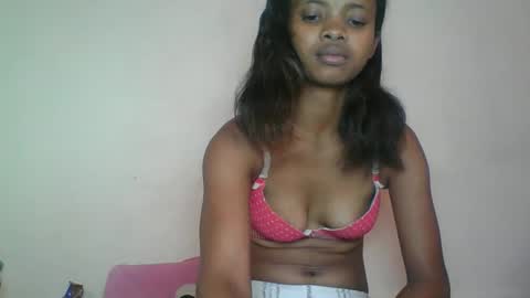 kamillah69 online show from March 2, 2026, 6:36 am