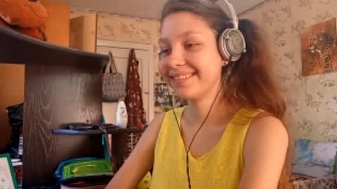 Mari  Simmons online show from September 26, 2025, 7:12 am