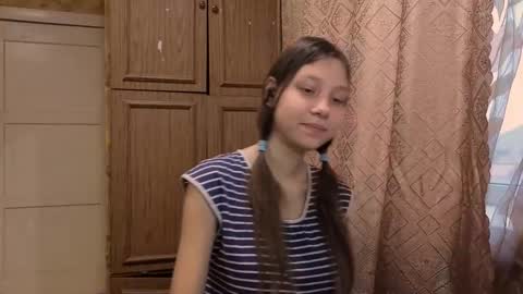 Mari  Simmons online show from October 29, 2025, 3:09 am