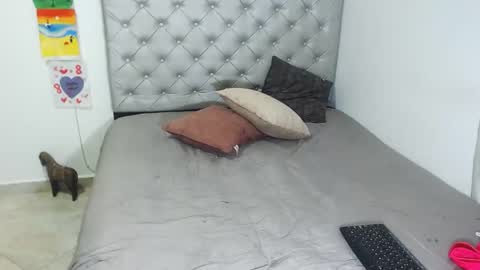 lucas valentina online show from January 21, 2025, 9:15 pm