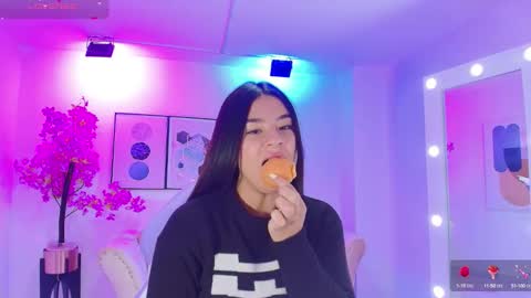 Kaori online show from October 8, 2025, 12:25 pm