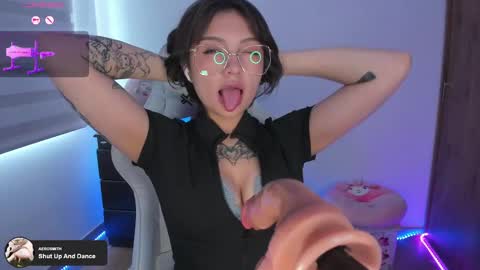 Hanny online show from November 17, 2025, 5:52 pm