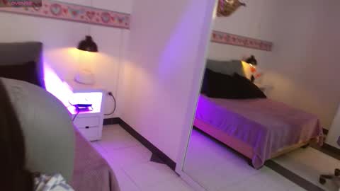 kaoryy_1 online show from December 1, 2025, 11:37 am