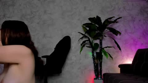 Emma online show from December 1, 2025, 1:32 am