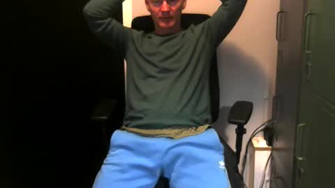 Robbie online show from April 8, 2026, 4:45 am