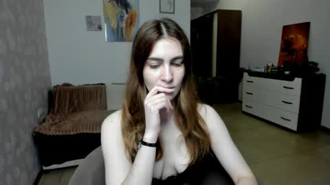 Snapshot of karawill chatting on May 17, 2026, 7:32 pm KaraWill online show from May 17, 2026, 7:32 pm