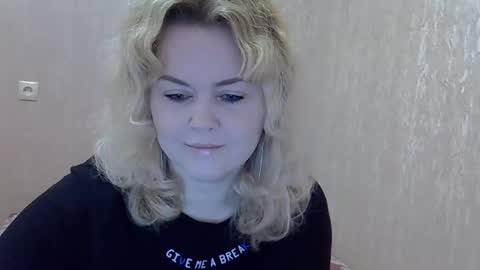 karennelsonx online show from February 21, 2025, 2:06 pm