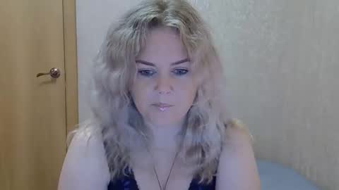 karennelsonx online show from September 16, 2025, 12:17 pm
