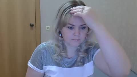 karennelsonx online show from March 26, 2026, 10:10 am