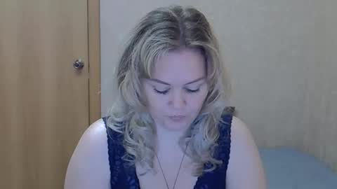 karennelsonx online show from May 20, 2026, 10:21 am
