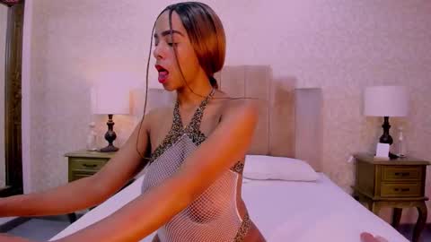 KarenNewman online show from December 16, 2025, 2:27 am