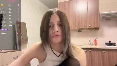 May online show from November 17, 2025, 3:07 pm