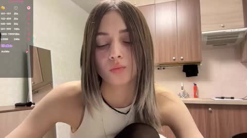 May online show from November 26, 2025, 5:25 pm