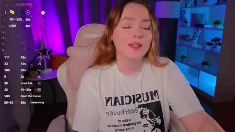 Karoline online show from September 19, 2025, 3:19 am