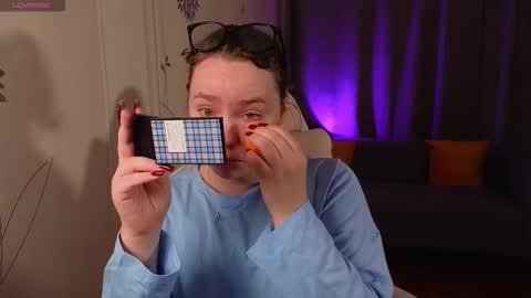 Karoline online show from October 19, 2025, 2:56 am