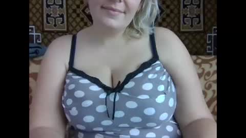 Snapshot of karilina_hi chatting on December 13, 2024, 10:19 am Karilina Hi online show from December 13, 2024, 10:19 am