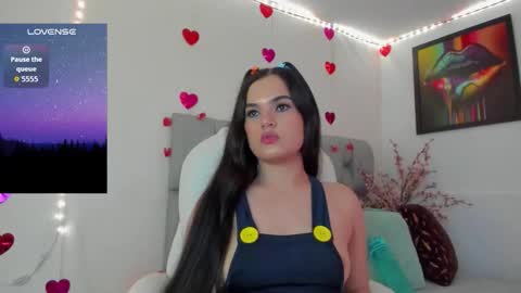 Karin    online show from October 3, 2025, 2:41 am