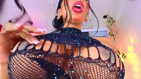 karina4squirt online show from December 22, 2024, 5:10 pm