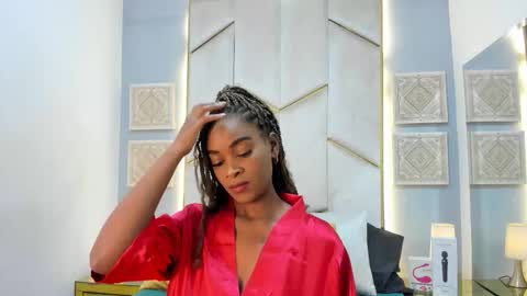 karinaacox online show from March 3, 2026, 12:33 pm