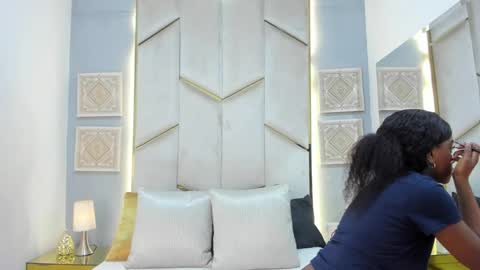 karinaacox online show from March 28, 2026, 12:16 pm