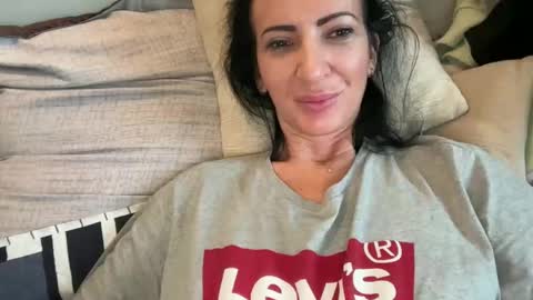 Snapshot of karinablair chatting on December 31, 2024, 2:14 pm Karina online show from December 31, 2024, 2:14 pm