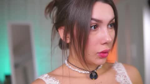 Karina online show from December 21, 2025, 9:38 am