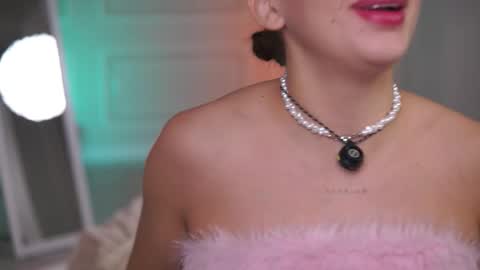 Karina online show from December 23, 2025, 9:40 am