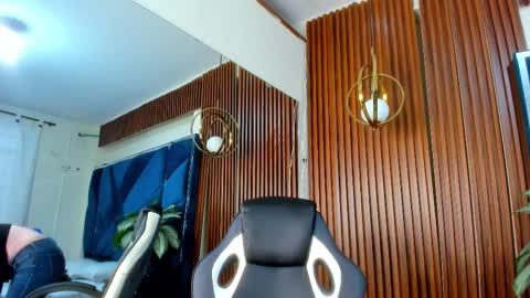 karinasanchezz online show from October 15, 2025, 11:54 am